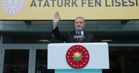 Türkiye Cumhurbaşkanı Erdoğan: “Eğitimde Batı’yı kopyalamayı tercih ettik, kayıp nesiller yetiştirdik”