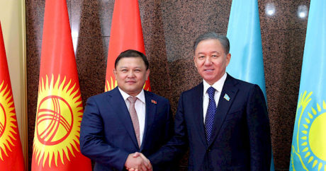 Kırgızistan ve Kazakistan Meclis başkanları Nur Sultan`da görüştü