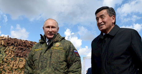 Kırgızistan ve Rusya Devlet başkanları tatbikatı izlediler