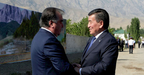 Kırgızistan Cumhurbaşkanı Ceenbekov, Tacikistan Cumhurbaşkanı Rahman`a Bağımsızlık Günü tebriki