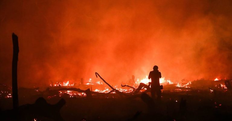 Brezilya’da 10 günde 8 bin yangın çıktı