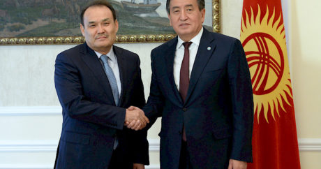 Kırgızistan Cumhurbaşkanı Ceenbekov Türk Keneşi Genel Sekreteri Amreyev ile bir araya geldi