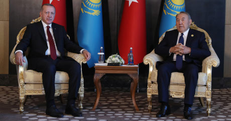 Erdoğan ve Nazarbayev Bakü`de bir araya geldi