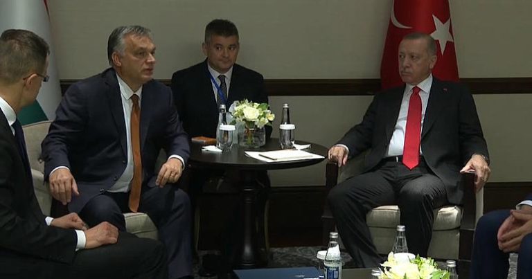 Türkiye Cumhurbaşkanı Erdoğan Macaristan Başbakanı Victor Orban’ı Azerbaycan’da kabul etti