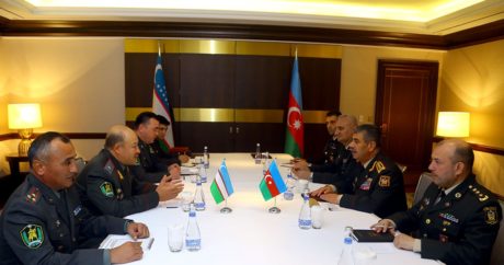 Azerbaycan ve Özbekistan Savunma bakanları Bakü`de bir araya geldi