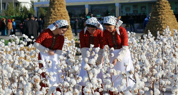 Türkmenistan`da Hasat Bayramı kutlandı