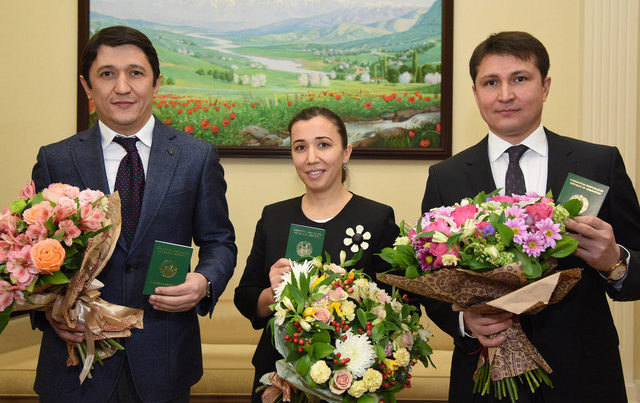Bir yılda 5500 kişi Özbekistan vatandaşlığına kabul edildi