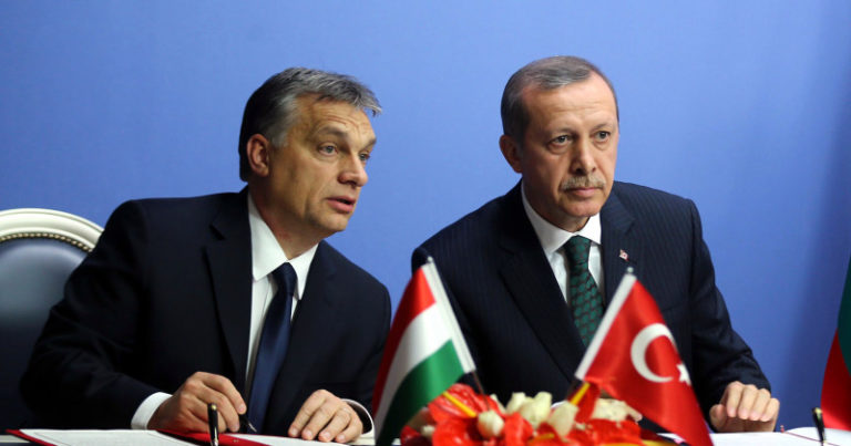 ”Göçmen taraftarı güçler Cumhurbaşkanı Erdoğan’ı makamından uzaklaştırmak için çalışıyor” – Macaristan Başbakanı Orban