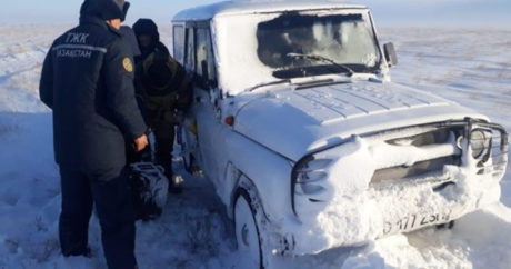 Kazakistan`da yağan kar can aldı