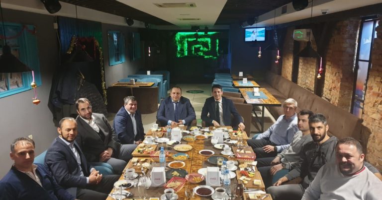 Ukrayna Türk Parlamento Grubu Başkanı Umerov, Kiev’de Türk toplumu ile kahvaltıda buluştu