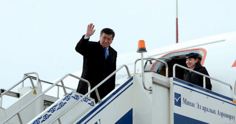 Kırgızistan Cumhurbaşkanı Ceenbekov, St. Petersburg’a uçtu
