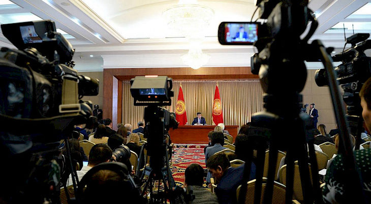 Kırgızistan Cumhurbaşkanı Ceenbekov`un yıl sonu basın toplantısı başladı