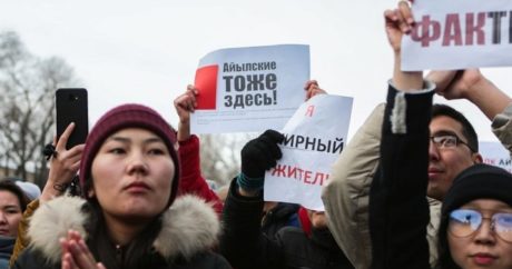 Kırgızistan`da vatandaşlar sokağa indi: “İfade özgürlüğü, şimdi!”