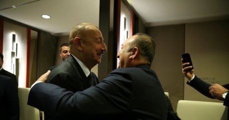 Cumhurbaşkanı Aliyev ve Dışişleri Bakanı Çavuşoğlu Davos’ta bir araya geldi