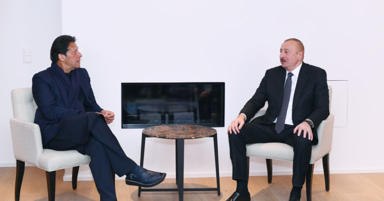 Cumhurbaşkanı Aliyev, Pakistan Başbakanı Han ile görüştü