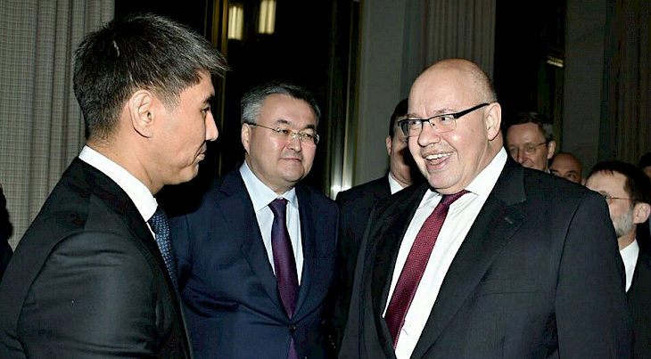Kırgızistan Dışişleri Bakanı Aydarbekov, Berlin`de temaslarını sürdürüyor