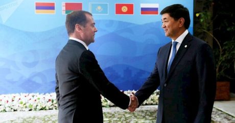Kırgızistan Başbakanı Abılgazıyev Medvedev`le telefonda görüştü