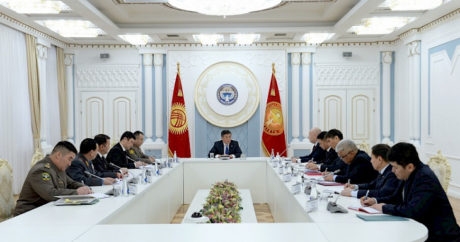 Cumhurbaşkanı Ceenbekov, sınırdaki durumla ilgili toplantı düzenledi