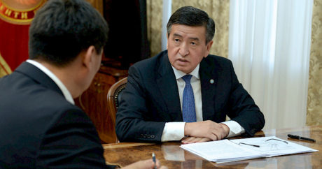 Cumhurbaşkanı Ceenbekov, Çalışma ve Sosyal Kalkınma Bakanı Koçkorov’u kabul etti
