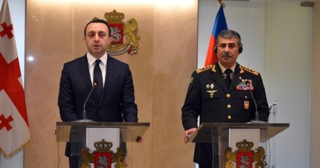 Azerbaycan ve Gürcistan Savunma bakanları görüştü