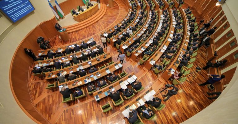 Özbekistan’da parlamentonun üst kanadı olan Senato üyeleri seçildi