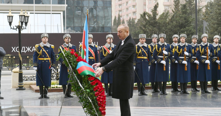 Cumhurbaşkanı Aliyev, Hocalı Soykırımı kurbanlarını andı