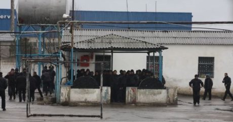 Azerbaycan’da 200 mahkum Kovid-19 nedeniyle serbest bırakıldı