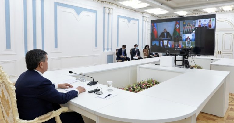 “Bu zor dönemde yakın işbirliği ve ortak mücadele çok önemlidir” – Ceenbekov`un Türk Keneşi Zirve konuşması