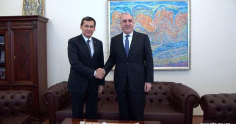 Azerbaycan ve Türkmenistan Dışişleri Bakanları görüştü