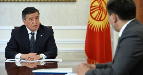 Cumhurbaşkanı Ceenbekov, Çalışma ve Sosal Kalkınma Bakanı Koçkorov`u kabul etti