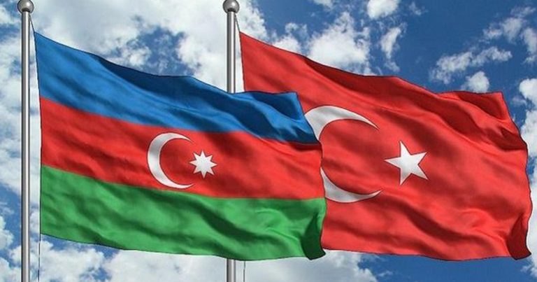 Türkiye’den Azerbaycan’a karşılık: Atakule’de ay yıldızlı bayraklar! – VİDEO