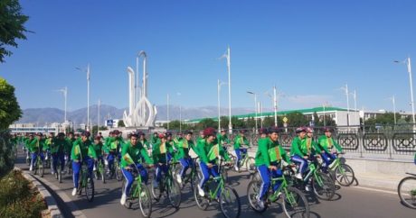 Türkmenistan`da koronavirüse rağmen bisiklet yürüyüşü düzenlenecek