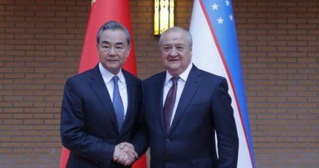Özbekistan Dışişleri Bakanı Kamilov, Çinli mevkidaşı Yi ile görüştü