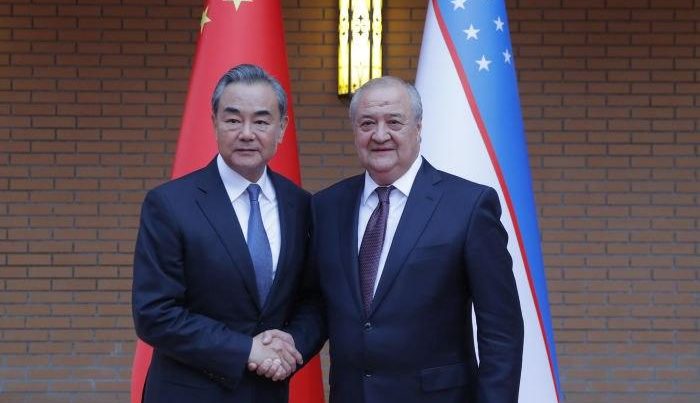 Özbekistan Dışişleri Bakanı Kamilov, Çinli mevkidaşı Yi ile görüştü