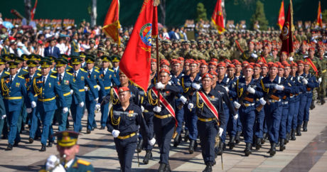 Cumhurbaşkanı Ceenbekov, Moskova`da Zafer Günü geçit törenine katılacak