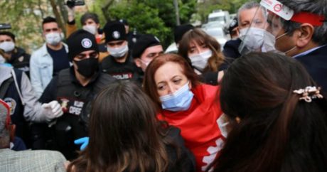 Taksim Meydanı’na izinsiz yürümek isteyen gruba polis müdahelesi: 15 kişi gözaltına alındı