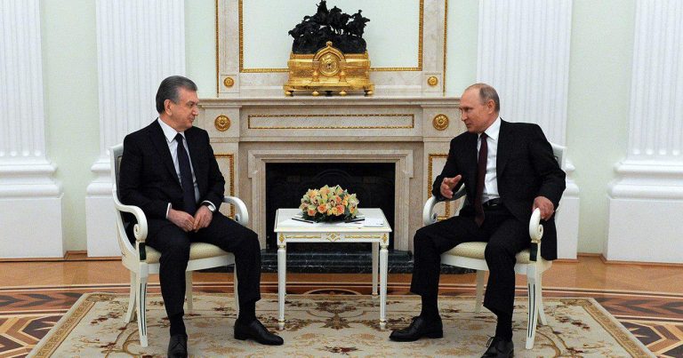 Cumhurbaşkanı Mirziyoyev ve Putin bir araya geldi
