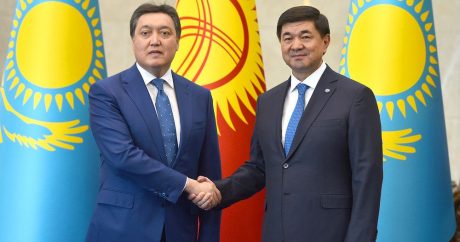 Kırgızistan ve Kazakistan Başbakanları telefonda görüştü