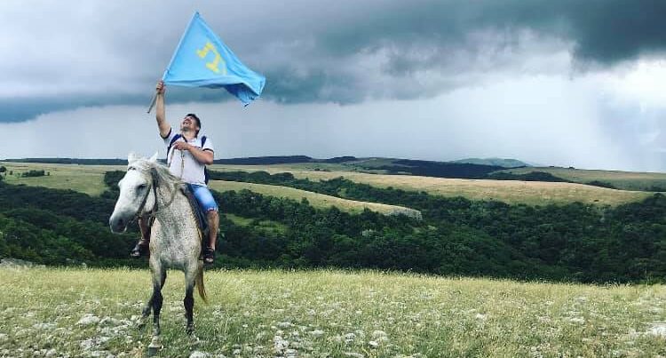 Bugün Kırım Tatar Milli Bayrak Günü