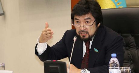 Kazakistan`da milletvekili virüse yakalandı