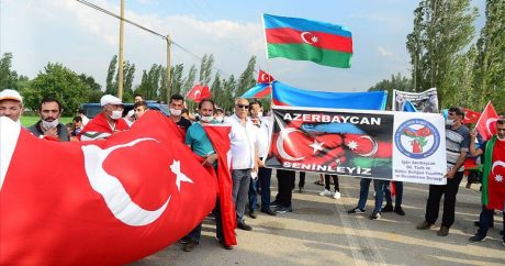Türkiye-Ermenistan sınırında Azerbaycan’a yönelik saldırılara tepkiler sürüyor