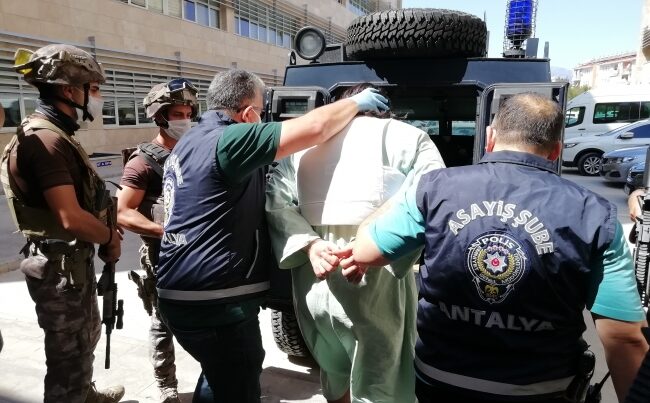 Azerbaycanlı suç örgütü elebaşının katil zanlısı tutuklandı