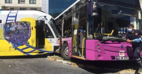 İstanbul’da tramvay ile otobüs çarpıştı
