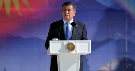 Kırgızistan`ın Bağımsızlık Günü: Cumhurbaşkanı Ceenbekov halka seslendi