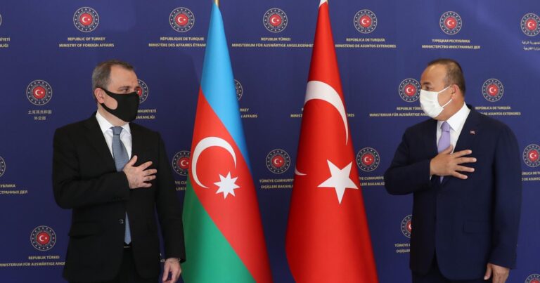 Azerbaycan ve Türkiye Dışişleri Bakanları bir araya geldi