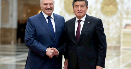 Cumhurbaşkanı Ceenbekov Lukaşenko’yu tebrik etti