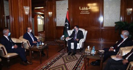 Çavuşoğlu Trablus’ta Libya Başbakanı Serrac’la görüştü