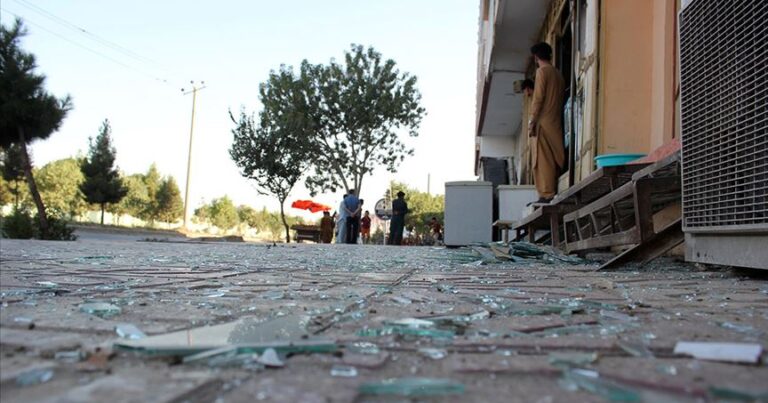 Afganistan’da art arda iki bombalı saldırı: 13 ölü