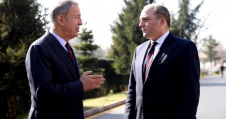 Bakanı Akar, İngilis mevkidaşı Wallace ile Ermenistan’ın Azerbaycan’a saldırısını görüştü