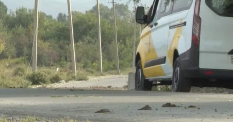 Ermenistan, İctimai TV ekibine saldırdı, araç yandı!
